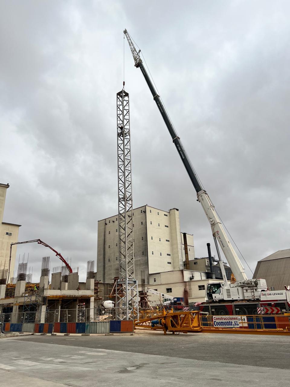 Grue mobile levage chantier BTP Maroc - SM Grue
